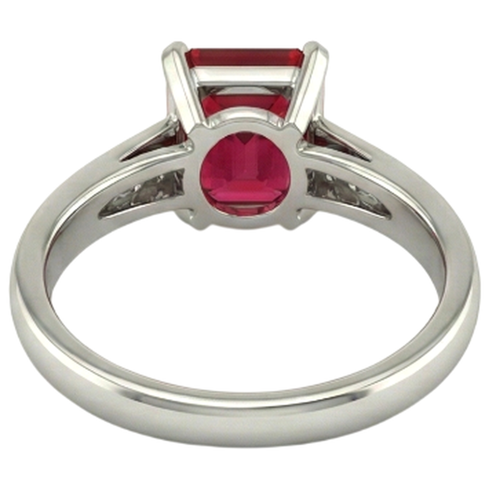 echter round rubin 4.35Karat ring auf Weiß
