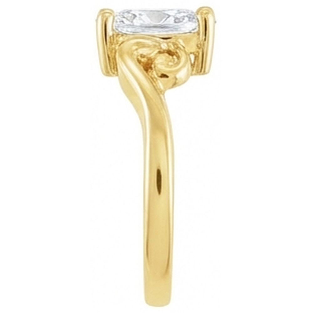 Solitär-Ring 14K Gelbgold mit Edler Diamant – Schrägansicht