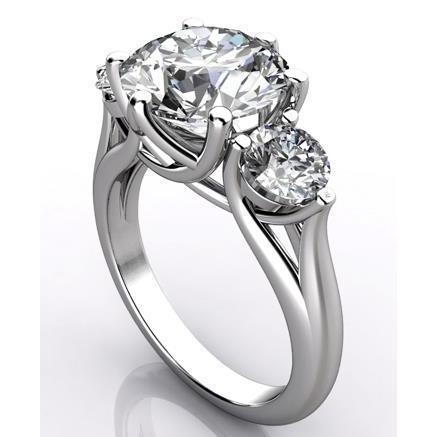 Rund-Brillant Edler Diamant Ring in 14 Karat Weißgold – Hauptansicht