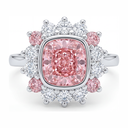 Halo-Ring im Kissenschliff mit im Labor gezüchtetem pinkfarbenem Diamanten, 5,5 Karat, 14 Karat Weißgold