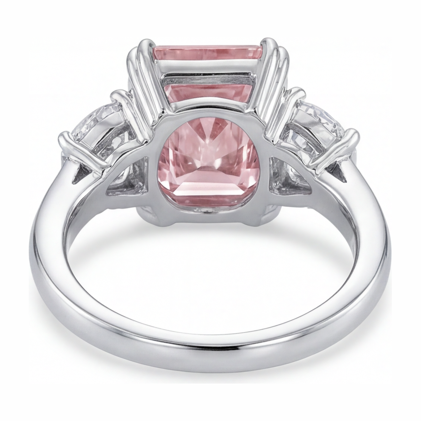 Pinkfarbener Diamantring 6 Karat im Labor gezüchtet Radiant-Schliff Drei-Stein Schlicht 14 Karat Weißgold