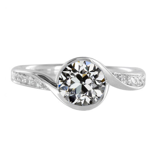 Solitär mit Seitensteinen 14K Weißgold mit Diamant – Hauptansicht