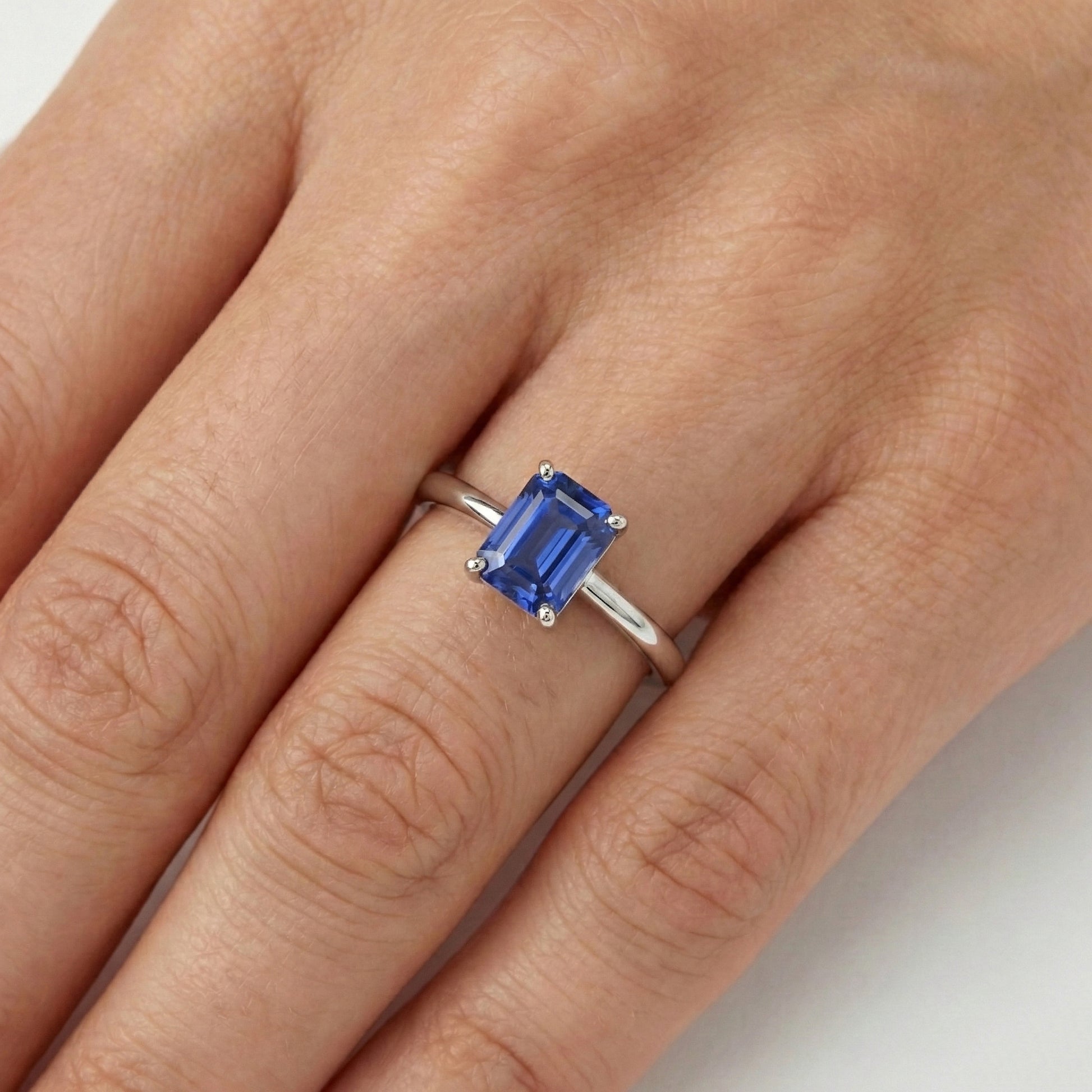 echter round diamant 1.50Karat ring auf Weiß