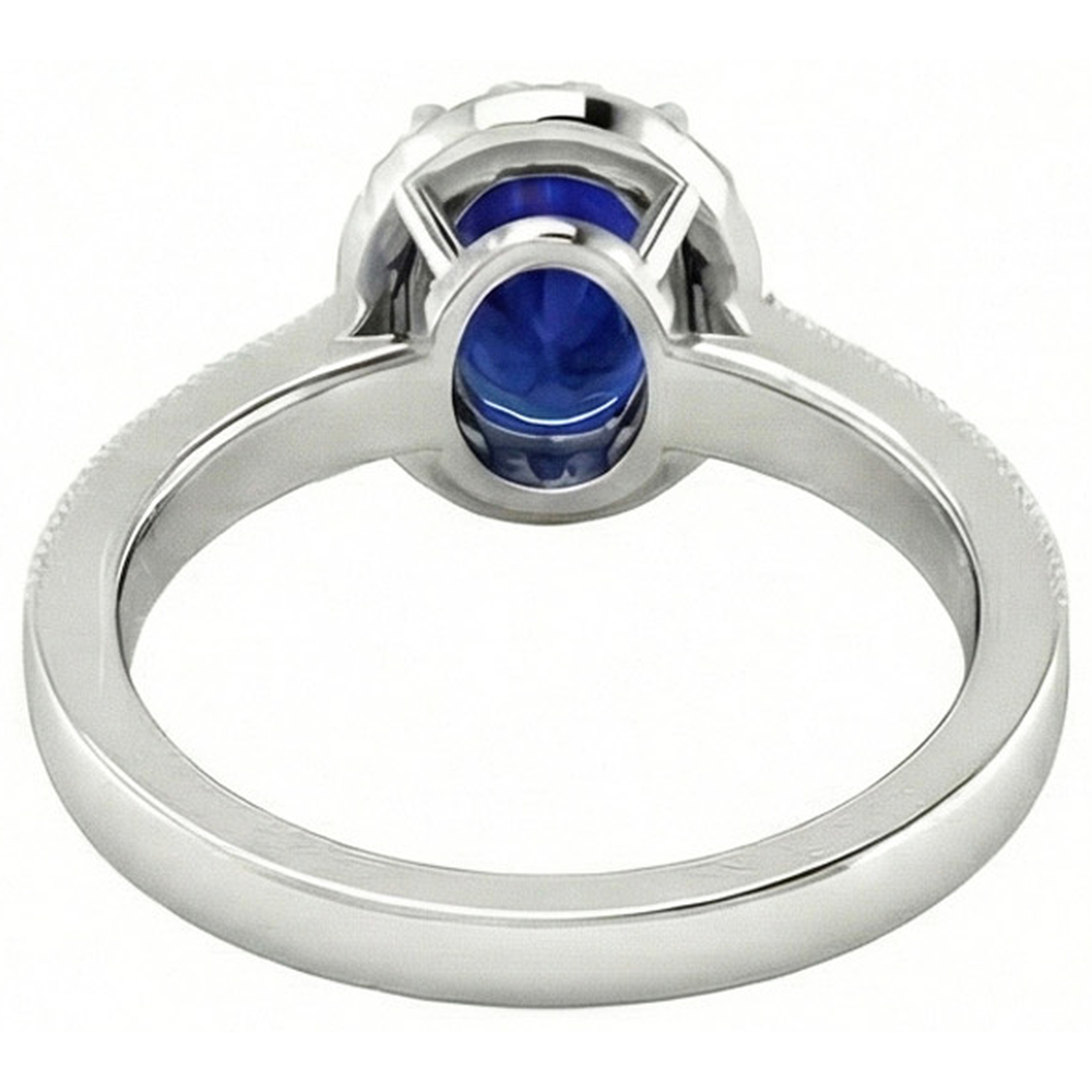 echter oval diamant 4Karat ring auf Weiß