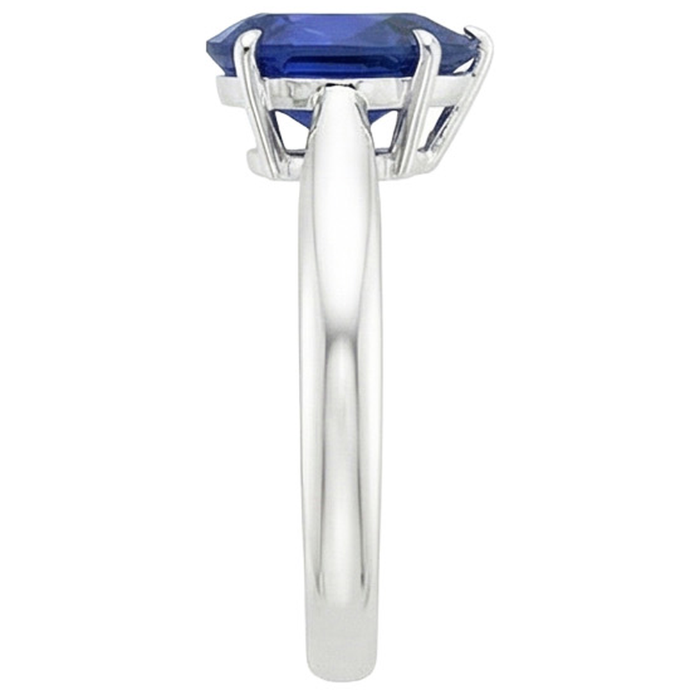 echter pear diamant 4Karat ring auf Weiß