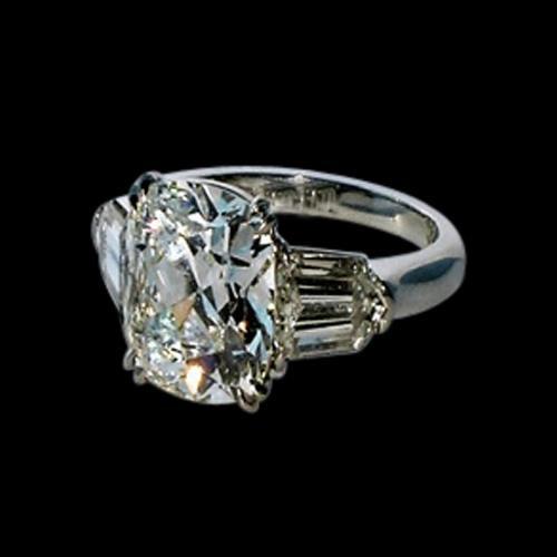 Damen Kissen & Baguette Natürliche Diamant 1,91 Ct. Ring Aus Weißgold Mit Drei Steinen