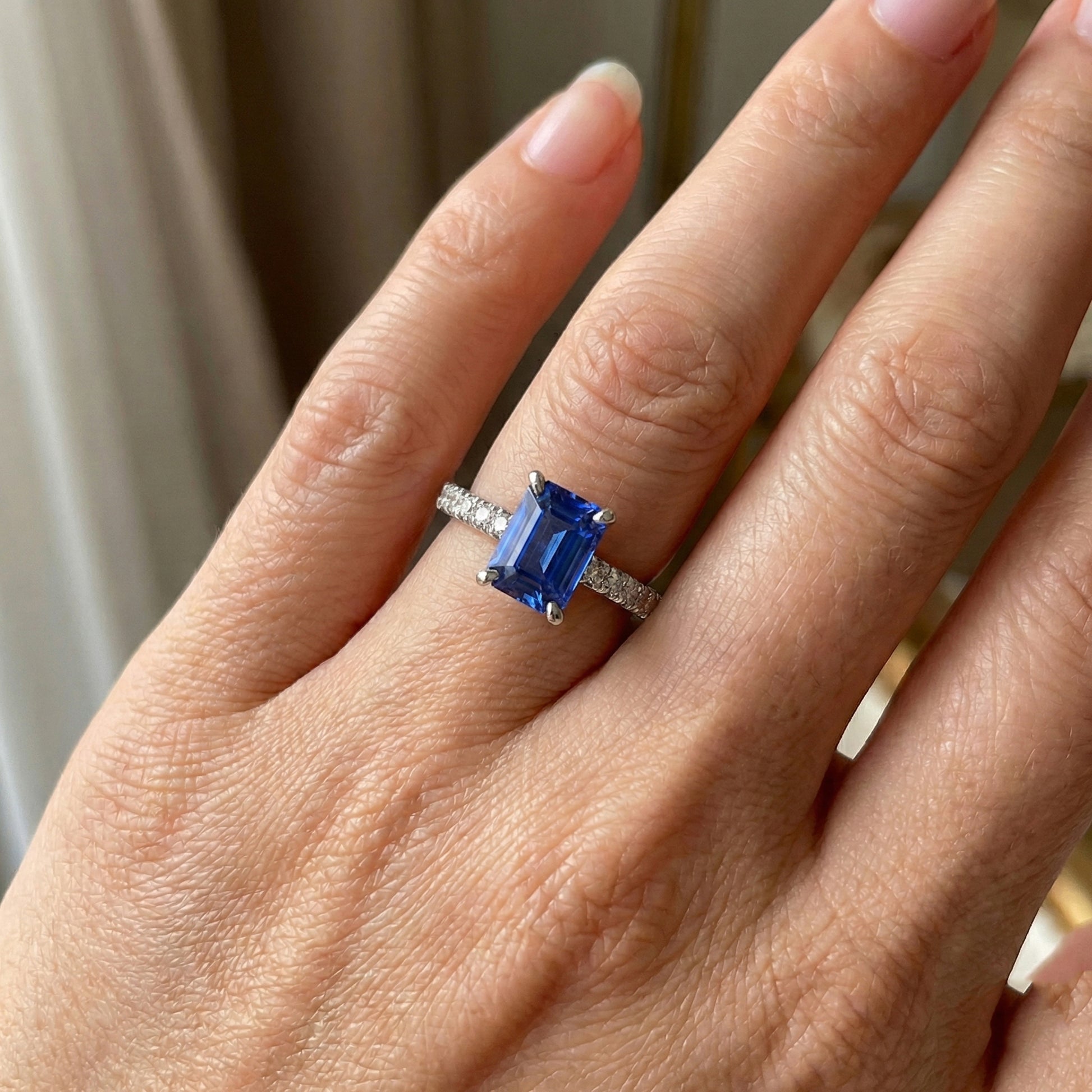 echter round diamant 3.50Karat ring auf Weiß
