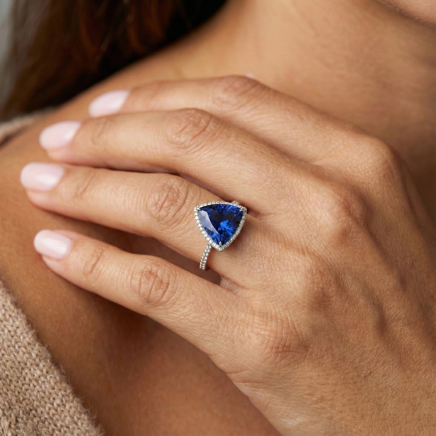 echter trillion diamant 4Karat ring auf Weiß