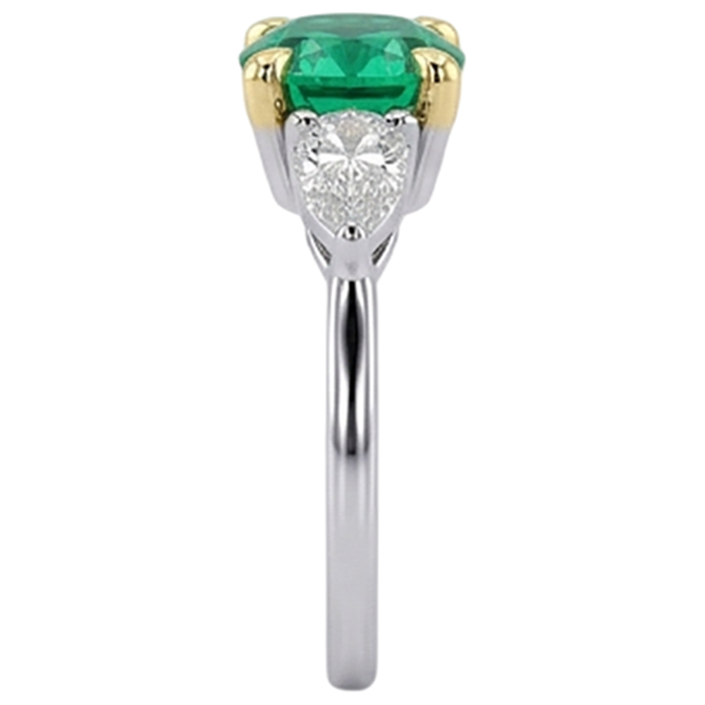 Edler Smaragd Oval-Schliff Edelstein-Ring in Zweifarbiges 14K Gold – Draufsicht