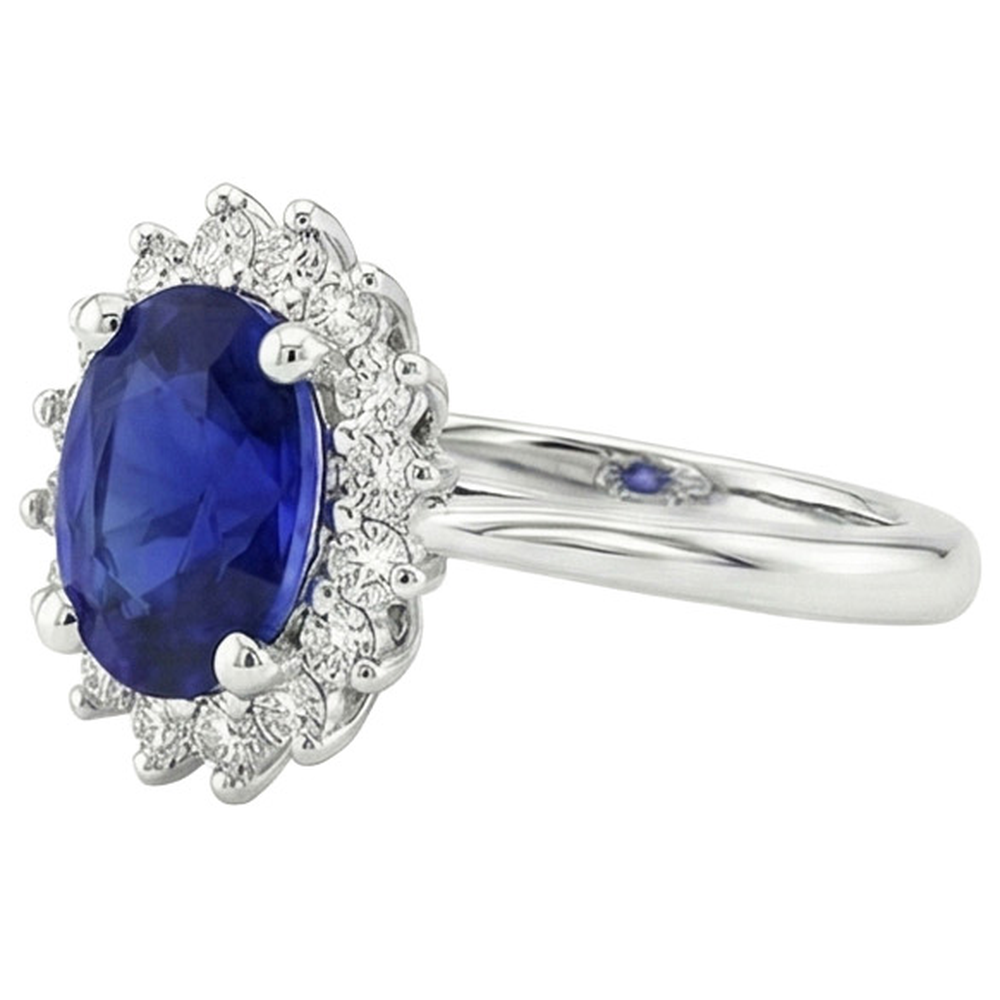 echter oval diamant 4Karat ring auf Weiß
