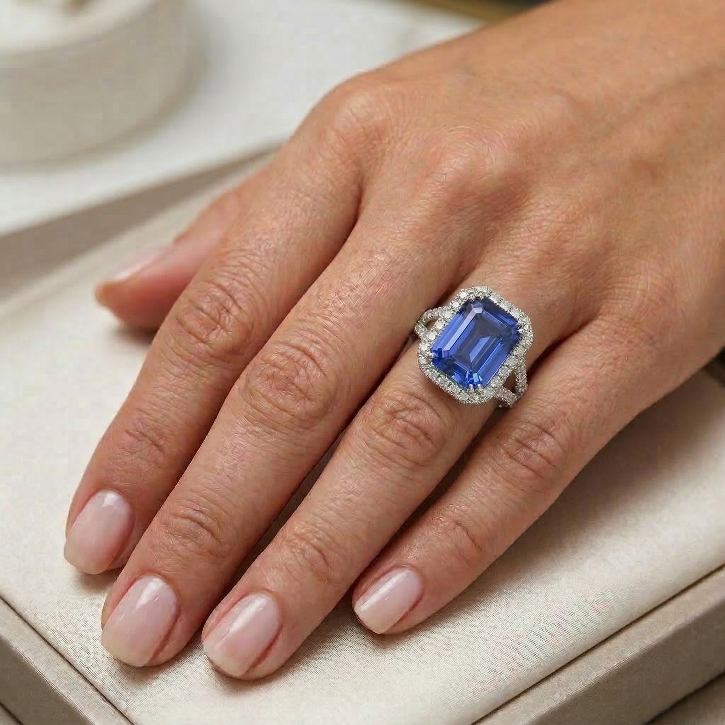 Halo Runden Diamant & Ceylon Saphir Verlobungsring 11,75 Karat