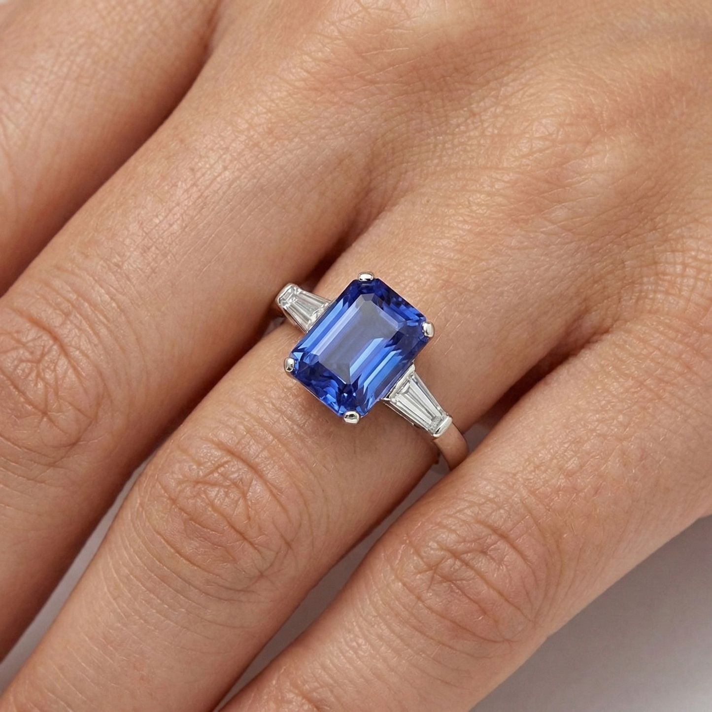 echter radiant diamant 3.50Karat ring auf Weiß