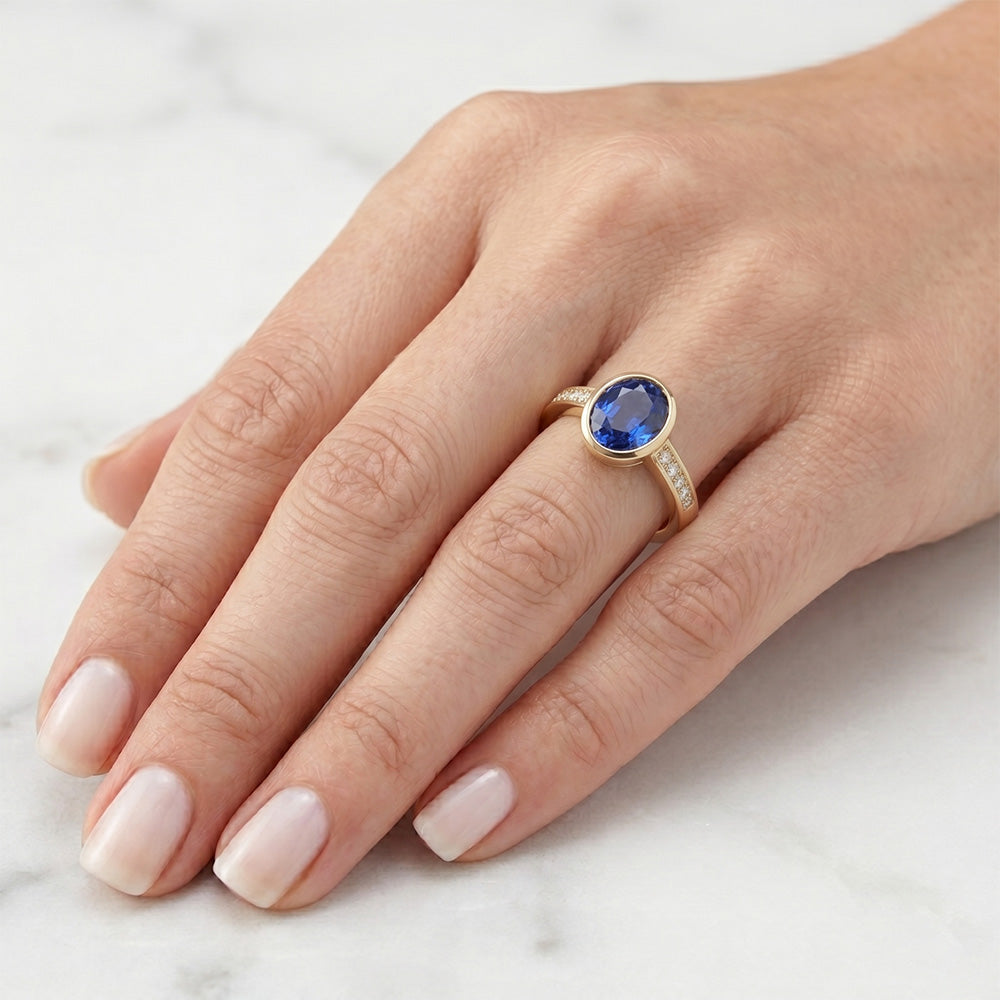 Kornblumenblauer Saphir VVS Farbstein-Ring 2,5 Karat in 14K