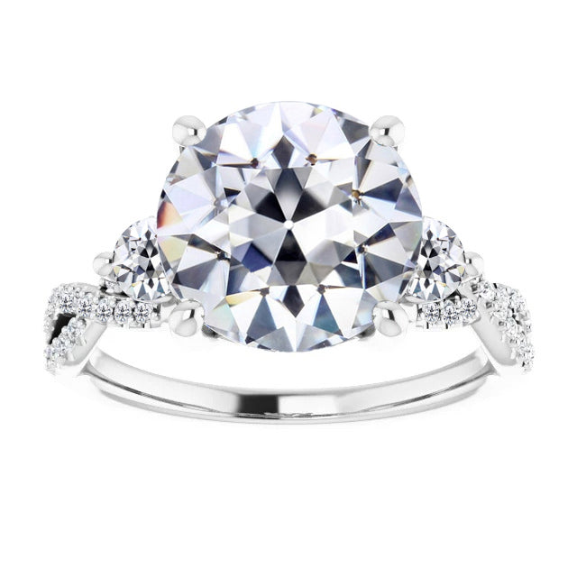 Premium Edler Diamant Solitär mit Seitensteinen 6 Karat – Hauptansicht