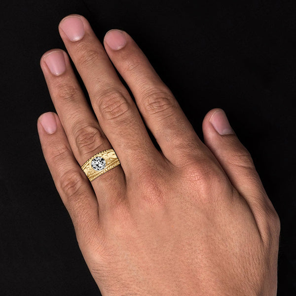 Handgemachter Edler Diamant Herrenring 2 Karat – Schrägansicht