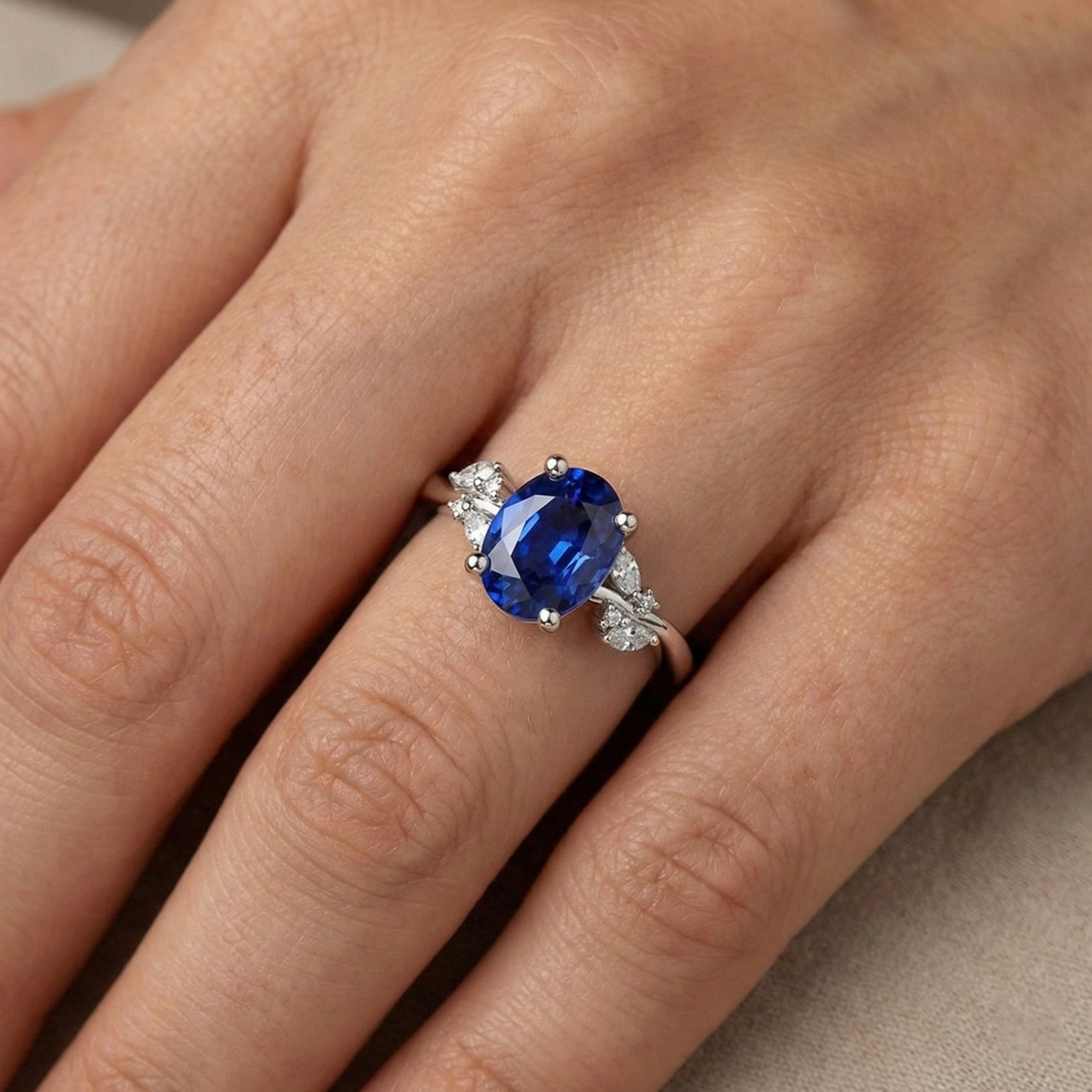 echter oval diamant 4Karat ring mit Diamantbesatz