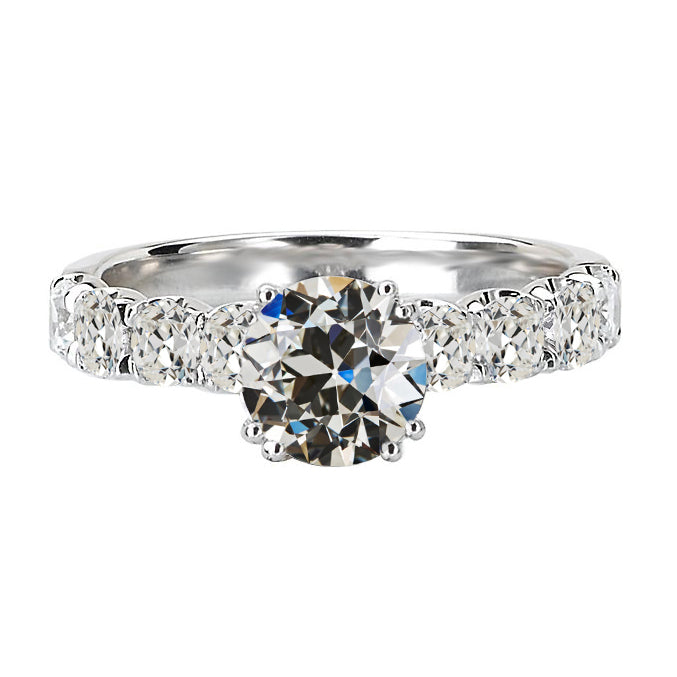 Erdgewonnener Brillant Solitär-Ring mit Akzenten – Hauptansicht