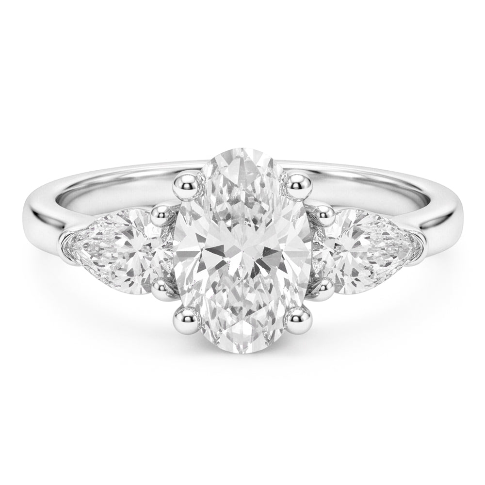 Oval Diamant Dreisteinring in 14 Karat Weißgold – 4,50 Karat