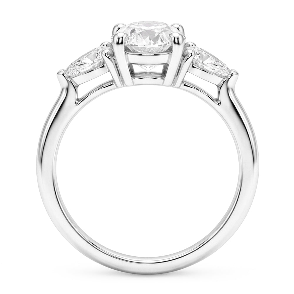 Oval Diamant Dreisteinring in 14 Karat Weißgold – 4,50 Karat