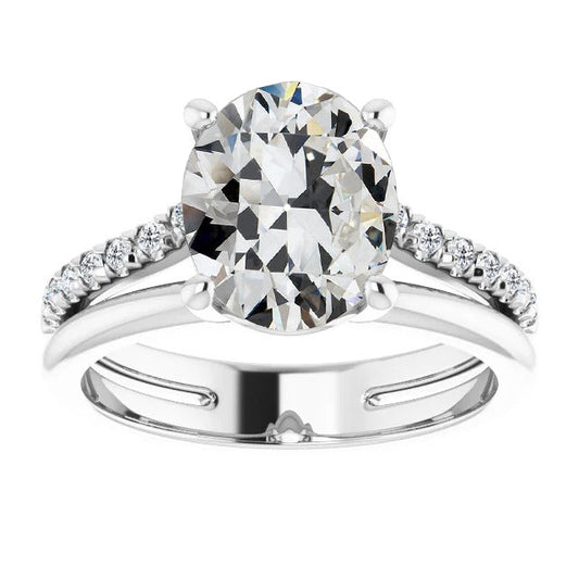 Edler Diamant Old Mine Cut Solitär-Ring mit Akzenten in 14K Weißgold – Hauptansicht