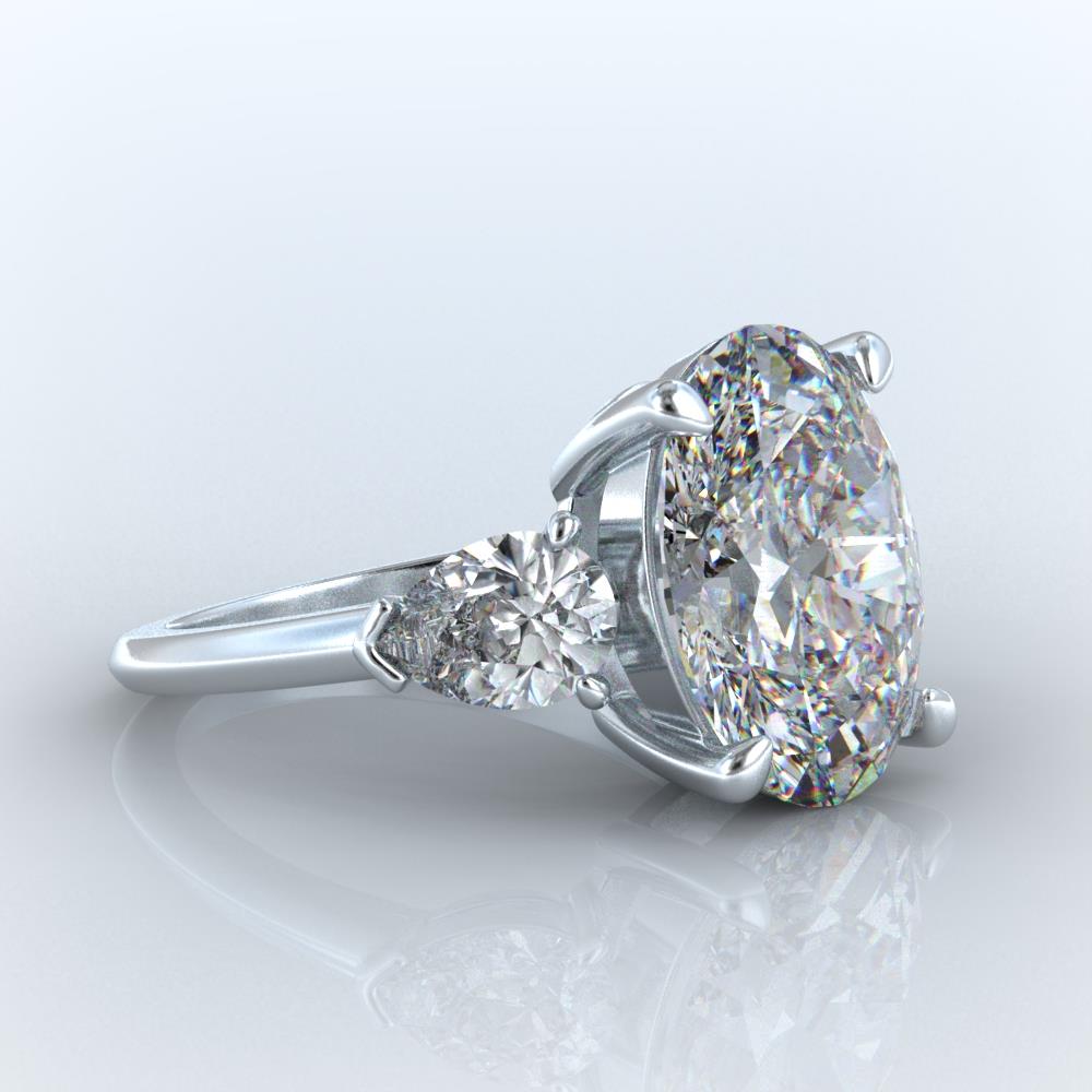 Oval Brillant Ring in 14 Karat Weißgold – Schrägansicht