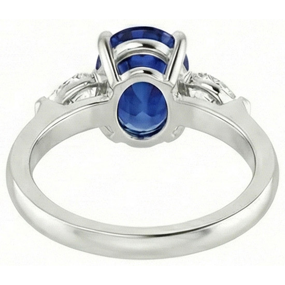 echter oval diamant 3Karat ring auf Weiß