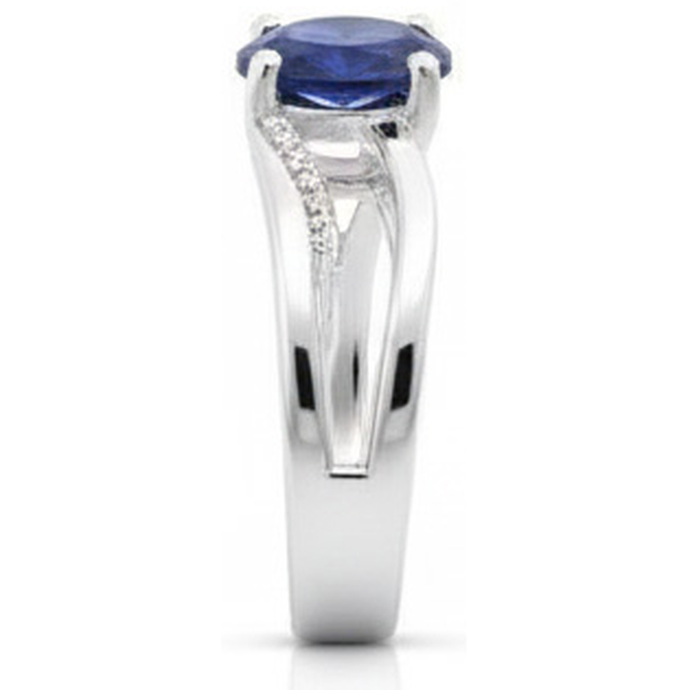 echter oval diamant 3Karat ring auf Weiß