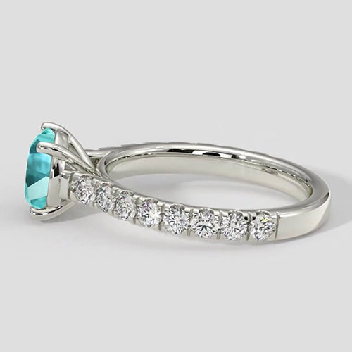 Paraiba-Turmalin-Solitär mit Diamant-Pavé-Band