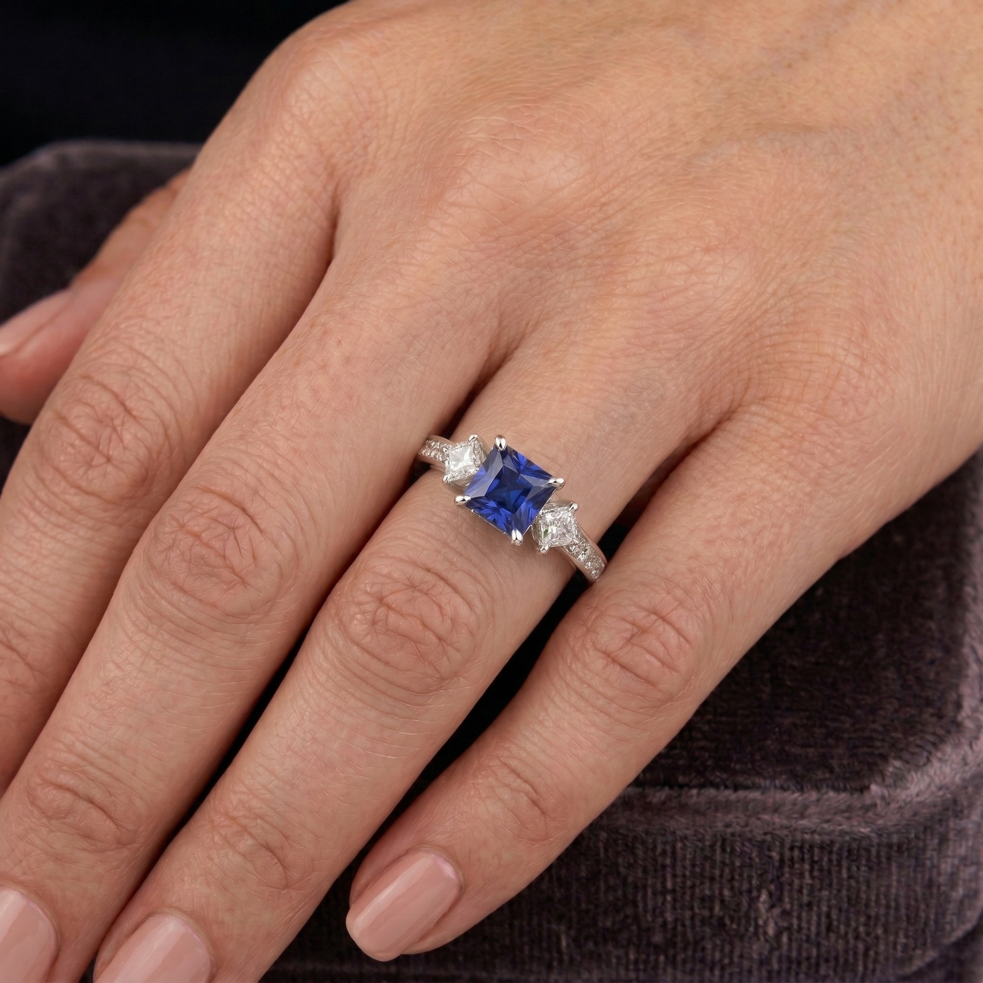 echter round diamant 2.50Karat ring auf Weiß