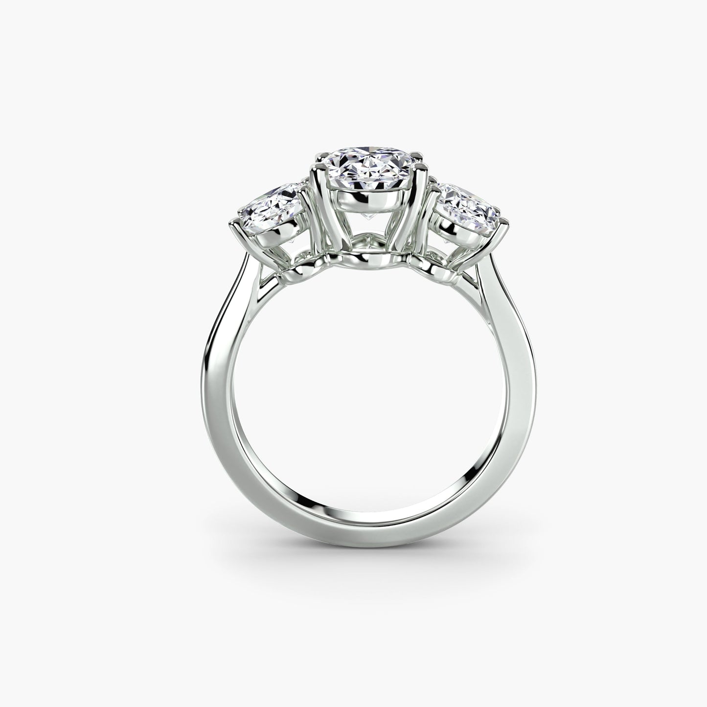 Brillantschliff Edelstein Ring in Gold – Frontansicht