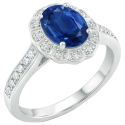 Ring mit Saphir und Diamanten im Oval- und Rundschliff 4,20 Karat Weißgold 14K