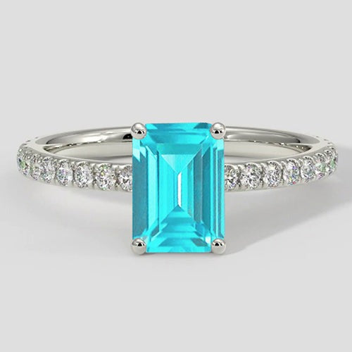 Ring mit natürlichem Paraiba-Turmalin im Smaragdschliff