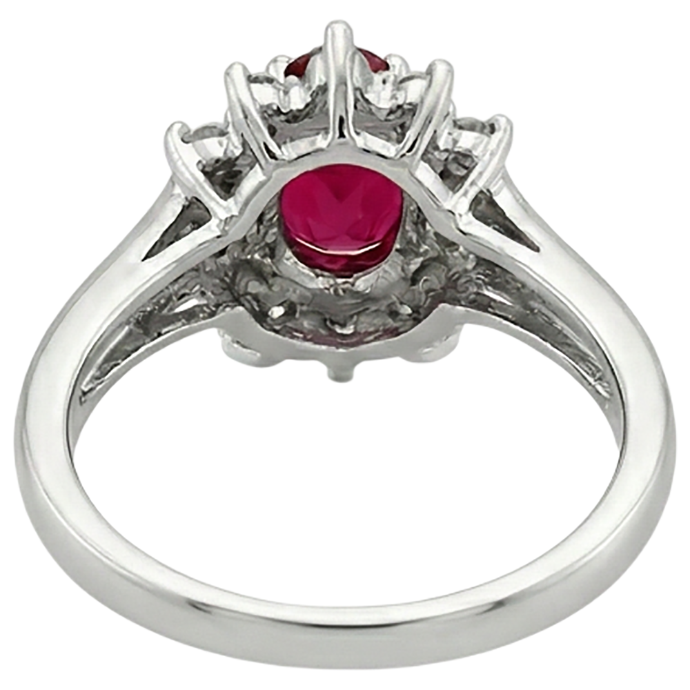 echter oval rubin 1.50Karat ring auf Weiß