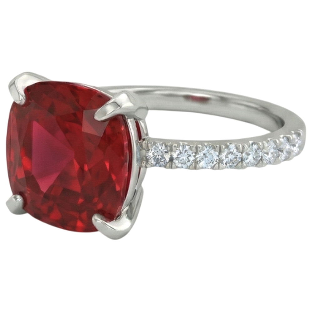Roter Rubin mit Diamanten 4.25 Karat Ring 14K Weißgold