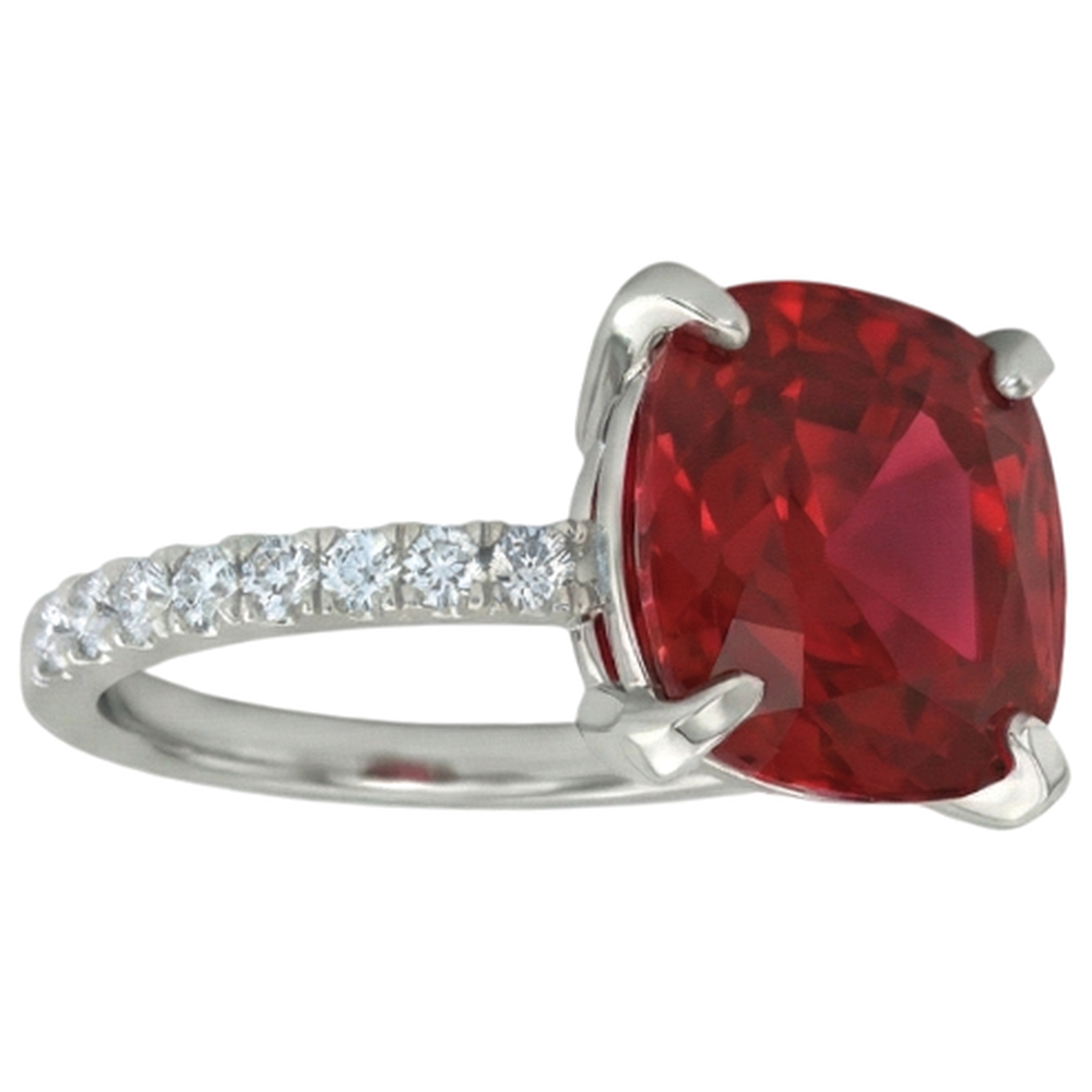 Roter Rubin mit Diamanten 4.25 Karat Ring 14K Weißgold