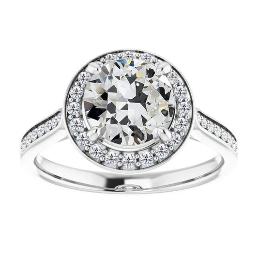 Erdgewonnener Edler Diamant Solitär-Ring mit Akzenten – Hauptansicht
