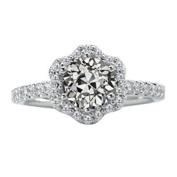 Eleganter Solitär-Ring mit Akzenten – Edler Diamant 1,50 Karat