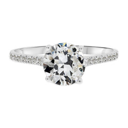 Naturreiner Edler Diamant Solitär mit Seitensteinen – 14K