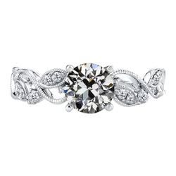 Handgemachter Anniversary Ring mit Antik-Kissen-Schliff Diamant