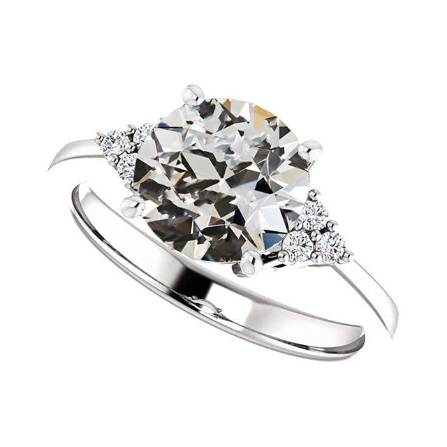 Edler Diamant Solitär-Ring mit Akzenten 4,50-Karat 14K Weißgold – Frontansicht