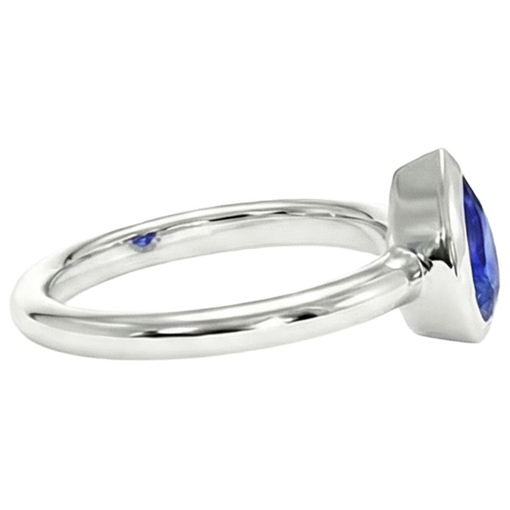 echter pear diamant 1.50Karat ring auf Weiß