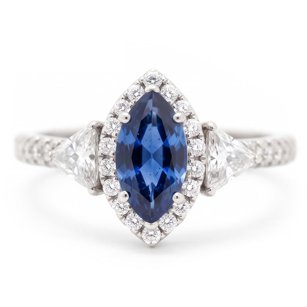 Saphir-Verlobungsring 3 Karat Echter Blauer Marquise Halo Dreistein Platin