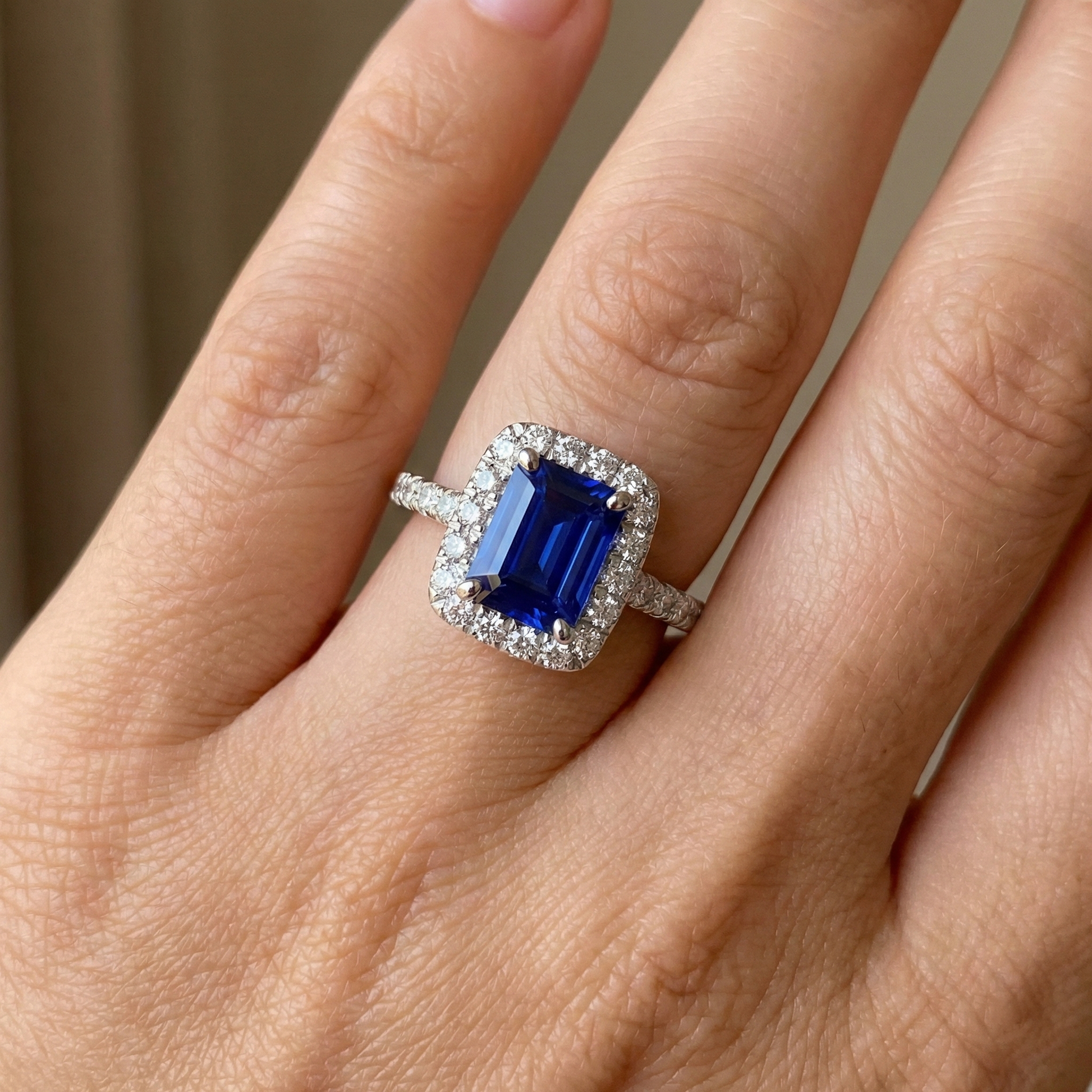 echter emerald smaragd 3Karat ring auf Weiß