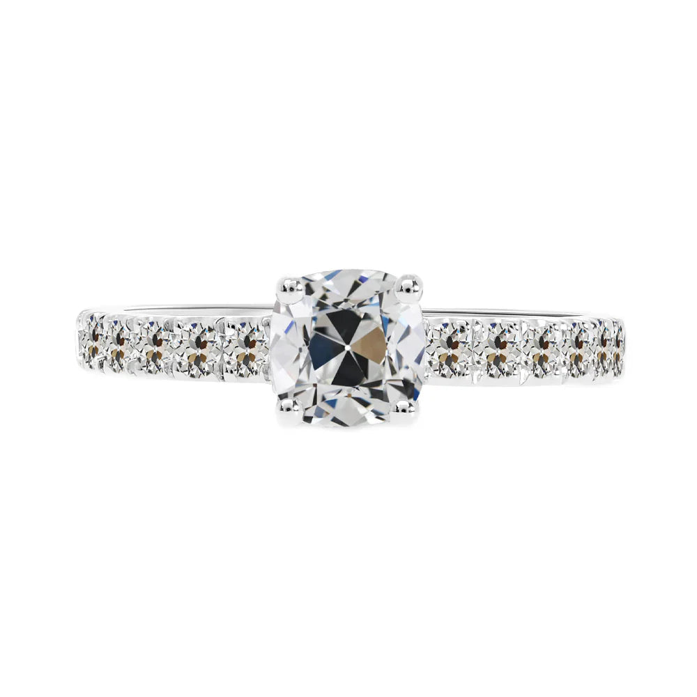 Authentischer Diamant Solitär mit Seitensteinen – Hauptansicht