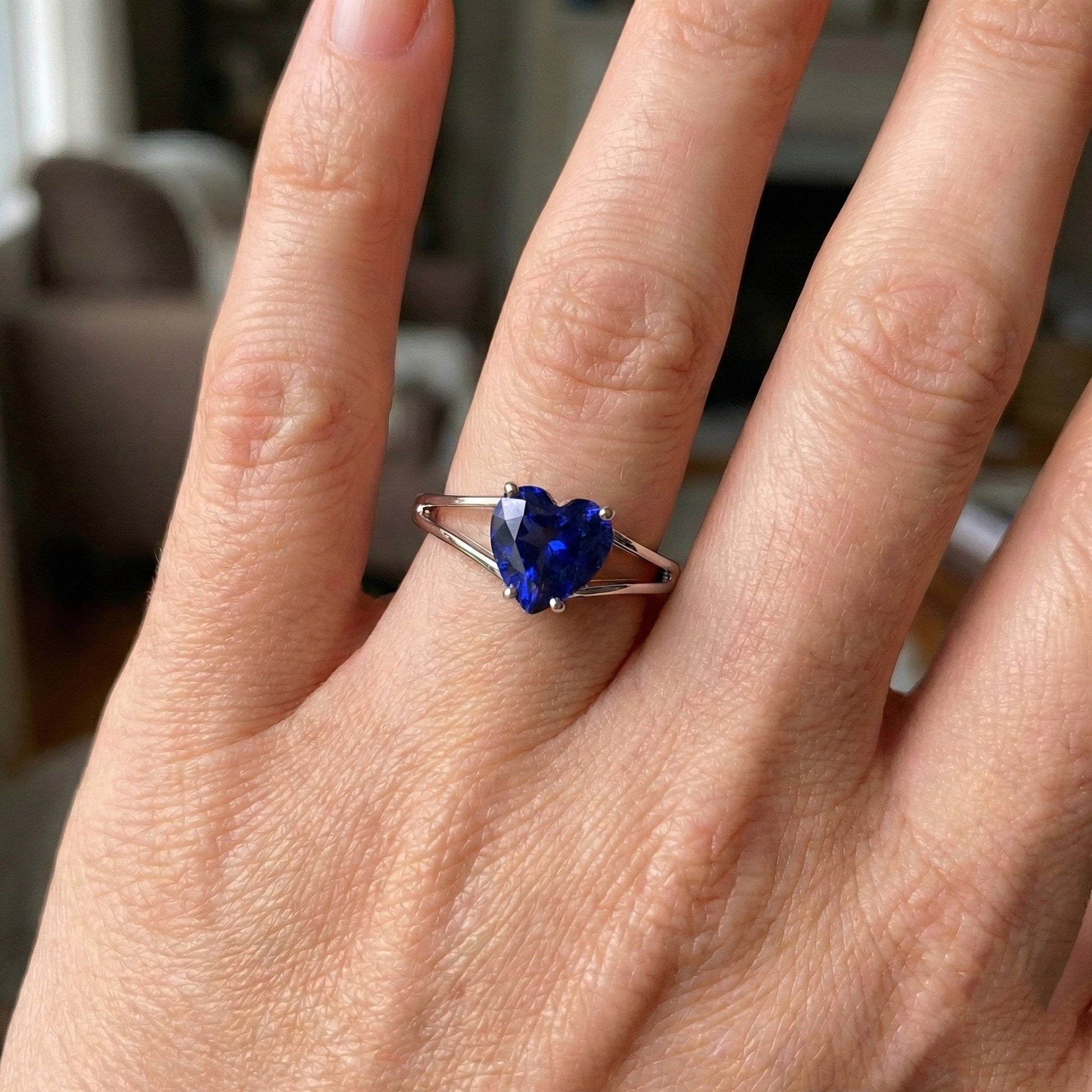 echter round diamant 2.50Karat ring auf Weiß