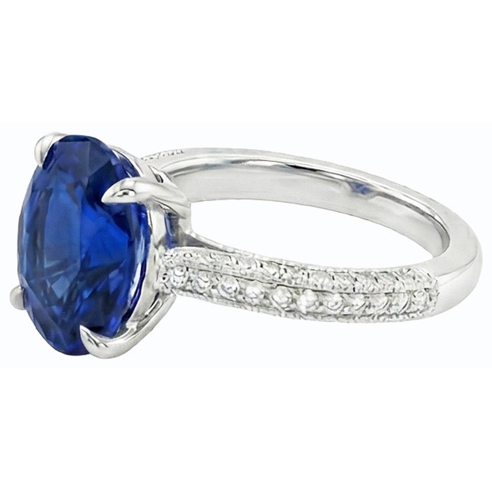 echter oval diamant 4.50Karat ring auf Weiß