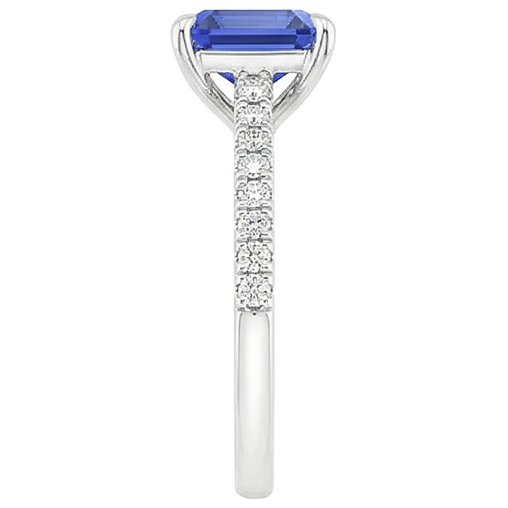 echter round diamant 4Karat ring auf Weiß
