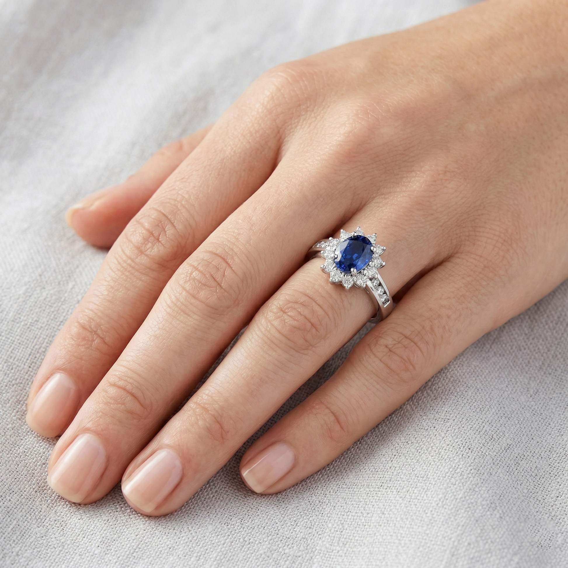 echter oval diamant 3.80Karat ring auf Weiß