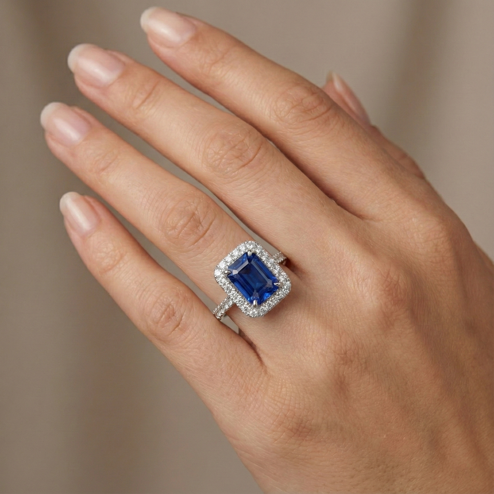 echter round diamant 4.30Karat ring Band Detail