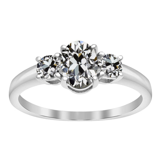 Stilvoller Edler Diamant Dreisteinring 3 Karat – Hauptansicht